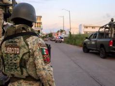 Hallan 20 cuerpos colgados y dentro de una camioneta en Culiacán